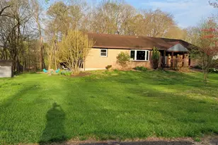 128 Mark Dr, Pottstown, PA 19465 - Photo 4