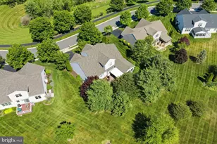 422 Westview Dr, Avondale, PA 19311 - Photo 4