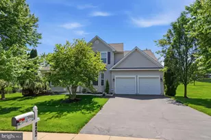 422 Westview Dr, Avondale, PA 19311 - Photo 2