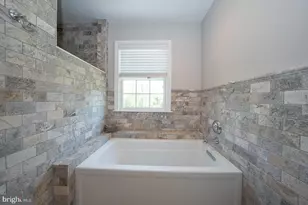 3301 Maplevale Cir, Newtown Square, PA 19073 - Photo 24