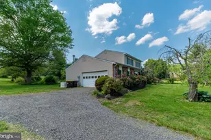 223 Trythall Rd, Elverson, PA 19520 - Photo 4