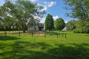 11 Prince Edwards Dr, Coatesville, PA 19320 - Photo 2