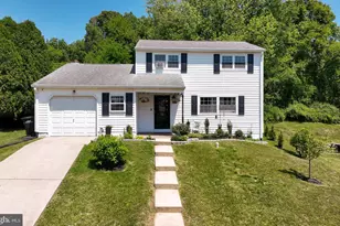 301 Dulles Dr, Coatesville, PA 19320 - Photo 2