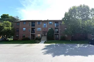 2410 Pond View Dr, West Chester, PA 19382 - Photo 10
