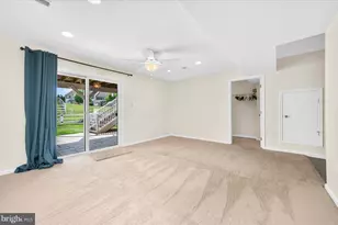 19 Bayberry Ln, Pottstown, PA 19465 - Photo 6