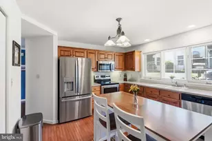 8 Parkside Dr, Elverson, PA 19520 - Photo 4