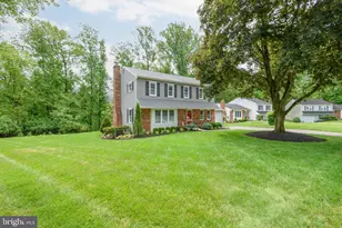 215 Elton Cir, West Chester, PA 19382 - Photo 2