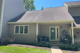 38 Lakeview Ct, Downingtown, PA 19335 - Photo 2