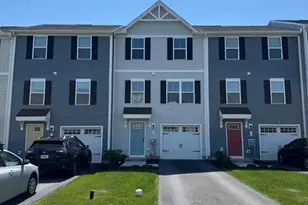 62 Rose Gln Ct, Coatesville, PA 19320 - Photo 2