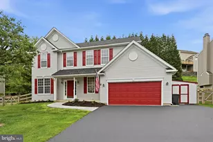 736 Meadowbrook Dr, Coatesville, PA 19320 - Photo 2