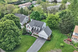 214 Mill Pond Dr, Exton, PA 19341 - Photo 2