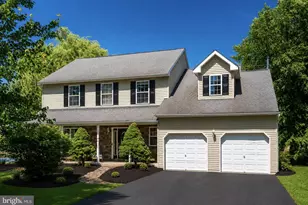 923 Chester Dr, Pottstown, PA 19465 - Photo 1