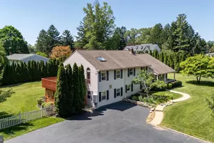 1434 Sugartown Rd, Berwyn, PA 19312 - Photo 2
