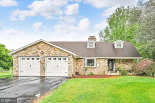 100 Lakeview Dr, Elverson, PA 19520 - Photo 6