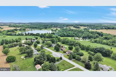 100 Lakeview Drive, Elverson, PA 19520 - Photo 4