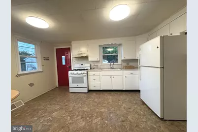 119 Pennsylvania Avenue, Coatesville, PA 19320 - Photo 4