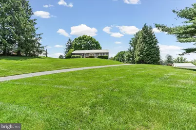 207 W Woodview Road, West Grove, PA 19390 - Photo 2