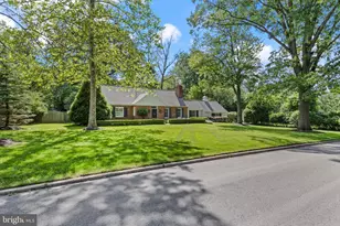 574 Timber Ln, Devon, PA 19333 - Photo 2