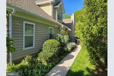 33 Sagewood Drive #12, Malvern, PA 19355 - Photo 2