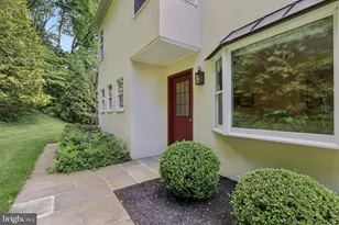 124 Ladderback Ln, Devon, PA 19333 - Photo 4