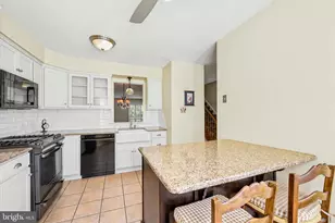 345 Jenville Ct, Coatesville, PA 19320 - Photo 2