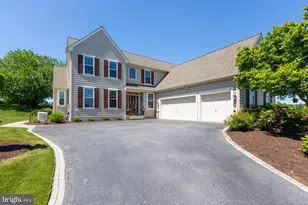 115 Turnberry Dr, Avondale, PA 19311 - Photo 2
