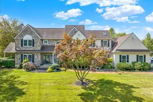 132 Barton Dr, Spring City, PA 19475 - Photo 2