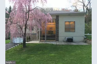 215 Oakwood Lane, Phoenixville, PA 19460 - Photo 2