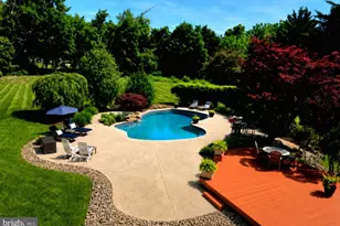 31 Barrington Ln, Chester Springs, PA 19425 - Photo 2