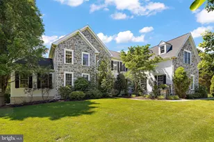 1670 Royal Berkshire Cir, West Chester, PA 19380 - Photo 2
