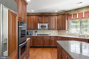 1670 Royal Berkshire Cir, West Chester, PA 19380 - Photo 8