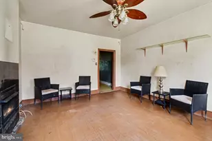 239 Hall St, Phoenixville, PA 19460 - Photo 4