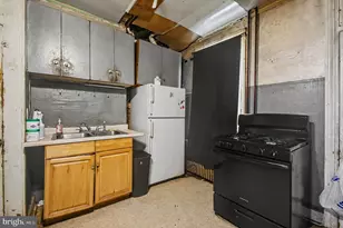 239 Hall St, Phoenixville, PA 19460 - Photo 8