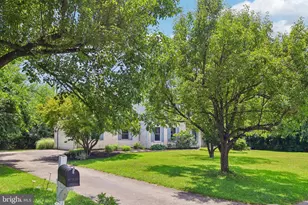 8 Long Dr, Downingtown, PA 19335 - Photo 4