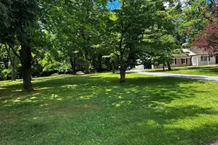 4 Smedley Dr, Newtown Square, PA 19073 - Photo 2