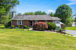 23 Country Ln, Pottstown, PA 19465 - Photo 1