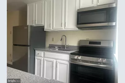120 N Penn Street #B6, Spring City, PA 19475 - Photo 4