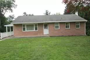 1520 Franklin Dr, Pottstown, PA 19465 - Photo 2