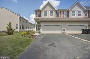 237 Mullen Dr, Avondale, PA 19311 - Photo 1