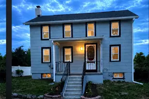 1007 Livingston Ave, Phoenixville, PA 19460 - Photo 2
