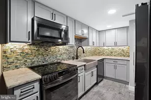 364 Summit House, West Chester, PA 19382 - Photo 2