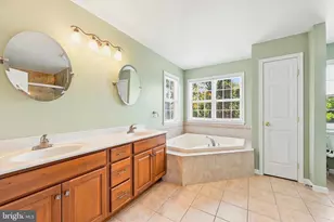 108 Cooper Hawk Dr, Coatesville, PA 19320 - Photo 18