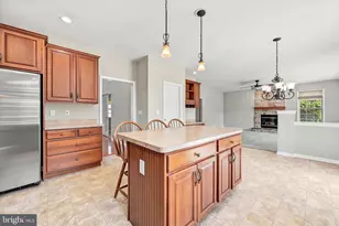 108 Cooper Hawk Dr, Coatesville, PA 19320 - Photo 4