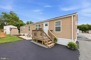 864 Buttonwood Ave, Spring City, PA 19475 - Photo 1