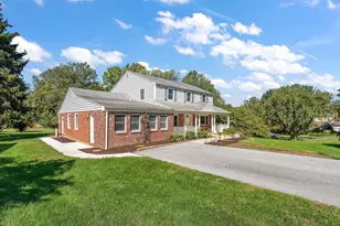 31 Deer Run Ln, Malvern, PA 19355 - Photo 2
