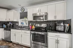 121 N Yeingst Dr, Elverson, PA 19520 - Photo 6