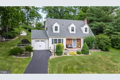 215 Colwyn Terrace, West Chester, PA 19380 - Photo 2