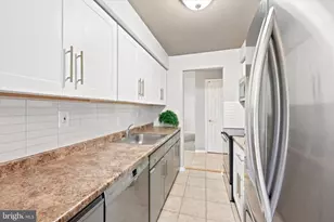 332 Washington Pl, Chesterbrook, PA 19087 - Photo 6
