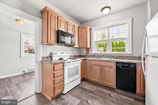 121 Sharpless St, West Chester, PA 19382 - Photo 4