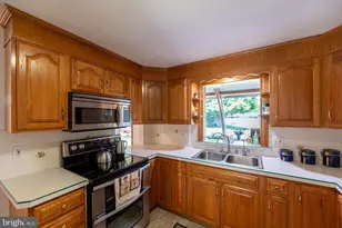 10 Sunset Ln, Phoenixville, PA 19460 - Photo 6